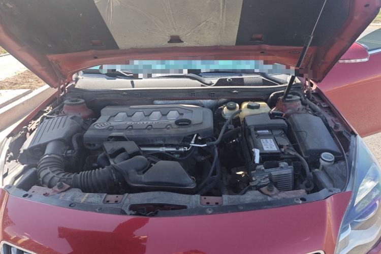 Used Buick Regal 2014 2.0L Elite Fashion Edition Engine Bay