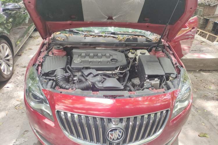 Used Buick Regal 2014 2.0L Elite Fashion Edition Engine Bay