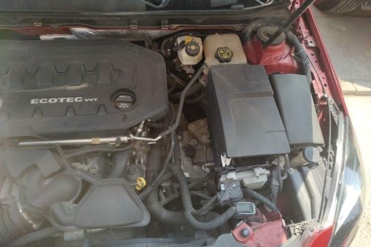 Used Buick Regal 2014 2.0L Leading Fashion Edition Engine Bay Left