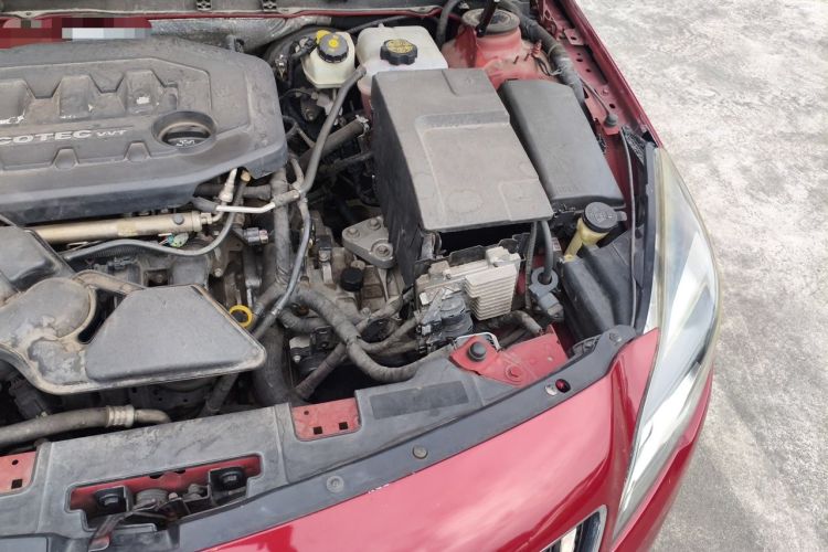 Used Buick Regal 2014 2.0L Leading Fashion Edition Engine Bay Left