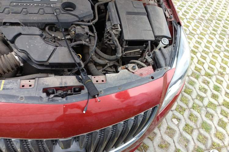 Used Buick Regal 2014 2.4L SIDI Elite Fashion Edition Engine Bay Left