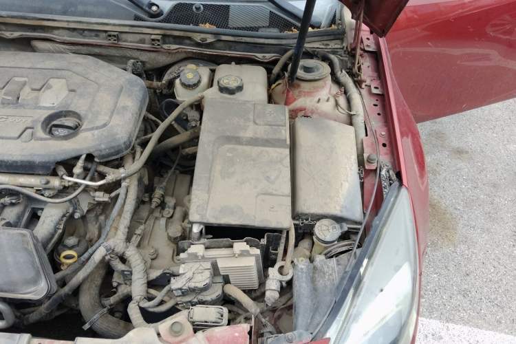 Used Buick Regal 2014 2.0L Leading Fashion Edition Engine Bay Left