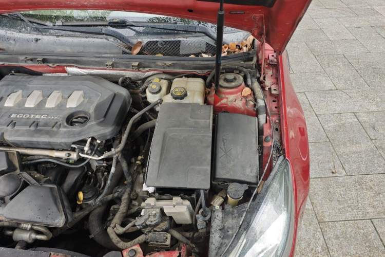 Used Buick Regal 2014 2.0L Leading Fashion Edition Engine Bay Left