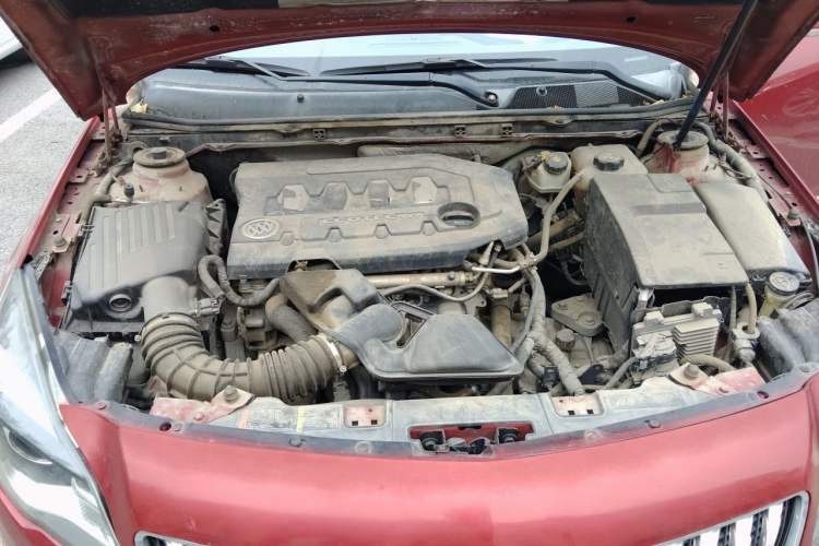 Used Buick Regal 2014 2.0L Leading Fashion Edition Engine Bay