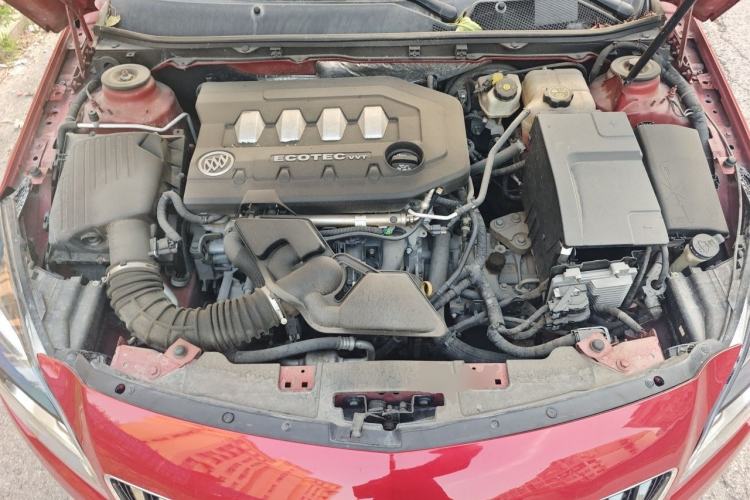 Used Buick Regal 2014 2.0L Elite Fashion Edition Engine Bay