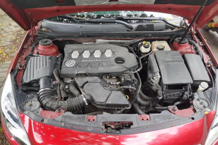 Used Buick Regal 2014 2.4L SIDI Luxury Fashion Edition Engine Bay