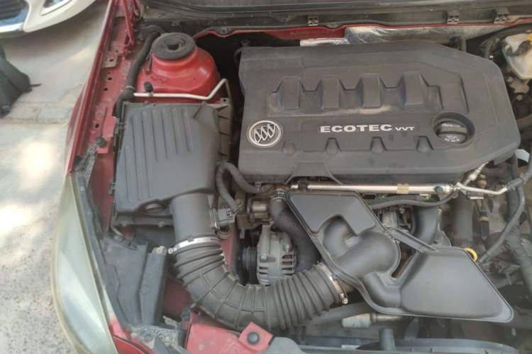 Used Buick Regal 2014 2.0L Leading Fashion Edition Engine Bay Right