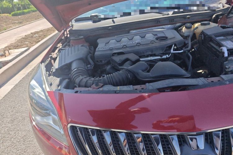 Used Buick Regal 2014 2.0L Elite Fashion Edition Engine Bay Right
