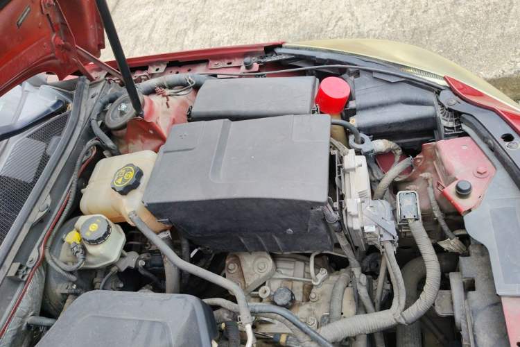 Used Buick Regal 2014 2.0L Leading Fashion Edition Engine Bay Right
