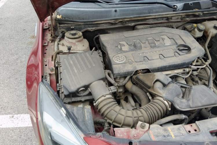 Used Buick Regal 2014 2.0L Leading Fashion Edition Engine Bay Right