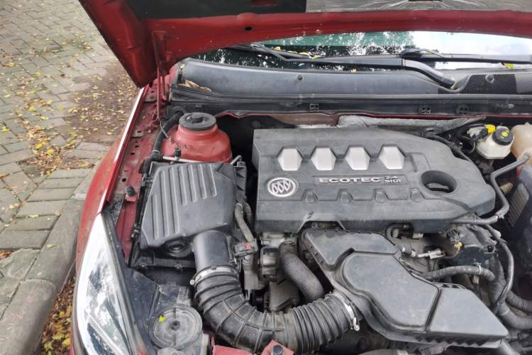 Used Buick Regal 2014 2.4L SIDI Luxury Fashion Edition Engine Bay Right