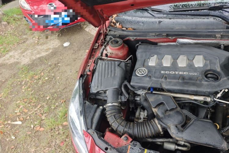 Used Buick Regal 2014 2.0L Leading Fashion Edition Engine Bay Right