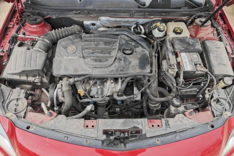 Used Buick Regal 2014 GS 2.0T Grand Sport Edition Engine Bay