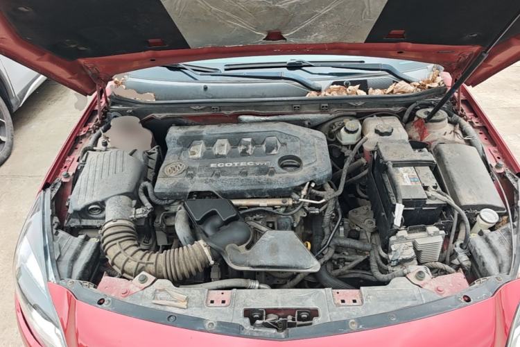 Used Buick Regal 2014 2.0L Elite Fashion Edition Engine Bay
