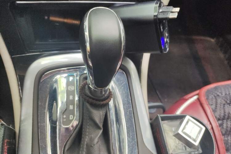 Used Buick Regal 2014 2.0L Elite Fashion Edition Gear Lever