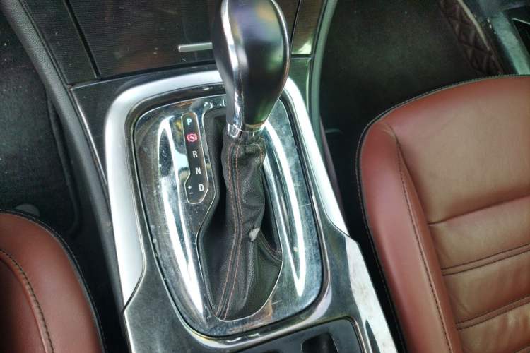 Used Buick Regal 2014 GS 2.0T Grand Sport Edition Gear Lever