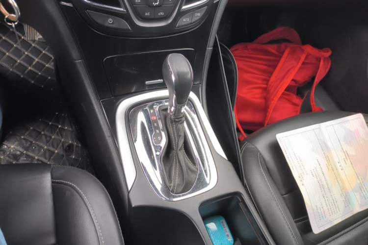 Used Buick Regal 2014 1.6T Fashionable Tech Edition Gear Lever