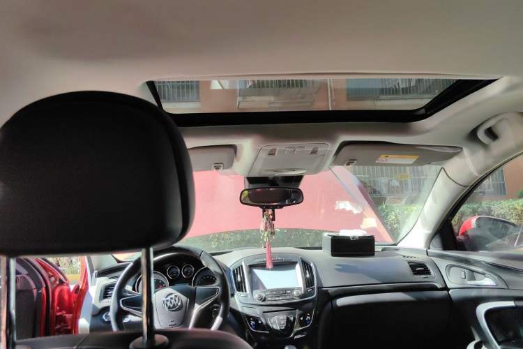 Used Buick Regal 2014 1.6T Fashionable Tech Edition Headliner
