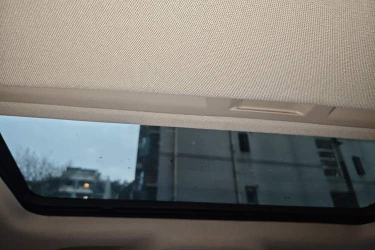 Used Buick Regal 2014 1.6T Fashionable Tech Edition Headliner