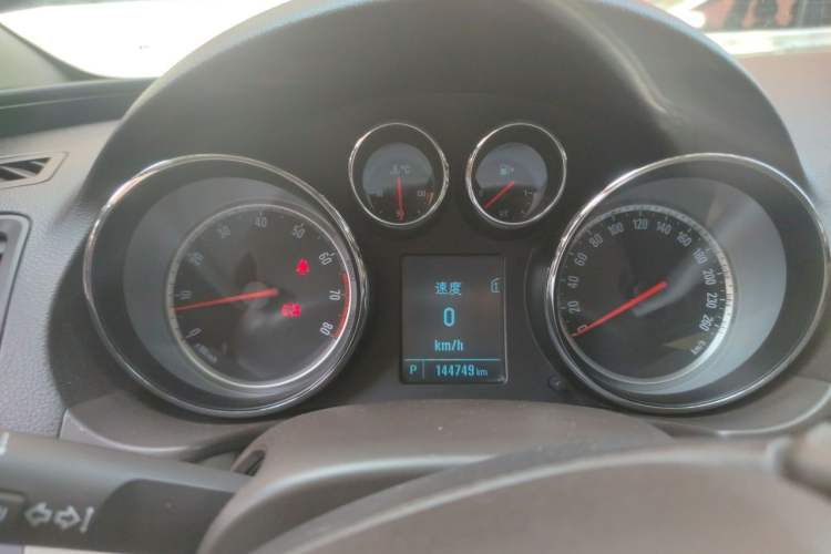 Used Buick Regal 2014 2.0L Leading Fashion Edition Instrument Cluster