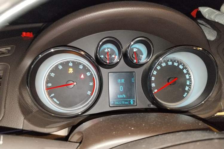 Used Buick Regal 2014 2.0L Leading Fashion Edition Instrument Cluster
