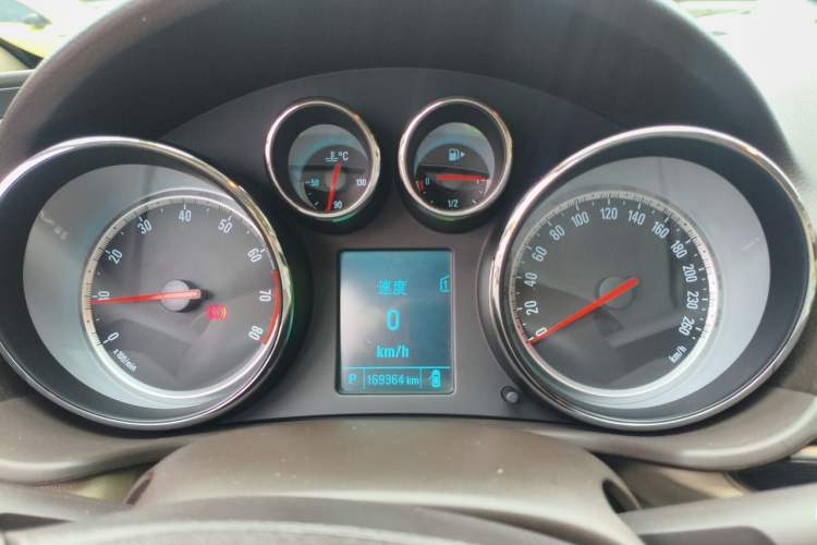 Used Buick Regal 2014 2.0L Leading Fashion Edition Instrument Cluster
