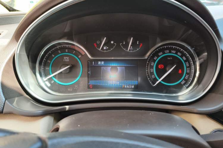 Used Buick Regal 2014 2.0L Elite Fashion Edition Instrument Cluster