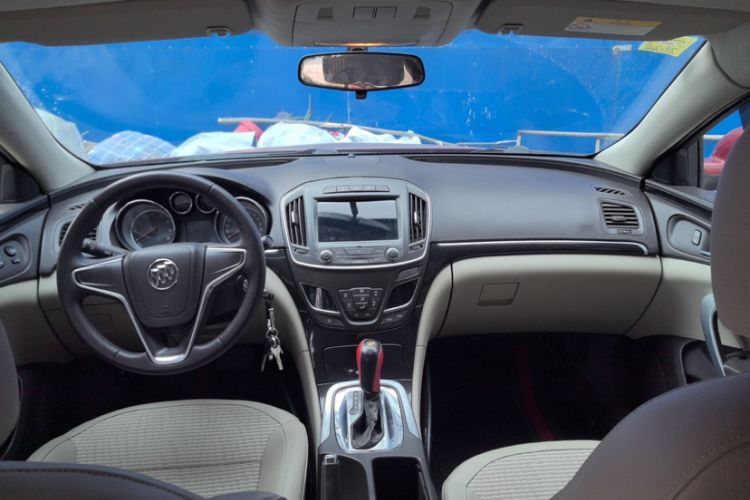 Used Buick Regal 2014 2.0L Leading Fashion Edition Interior 6
