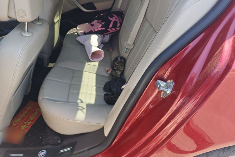 Used Buick Regal 2014 2.0L Elite Fashion Edition Left Rear Seat