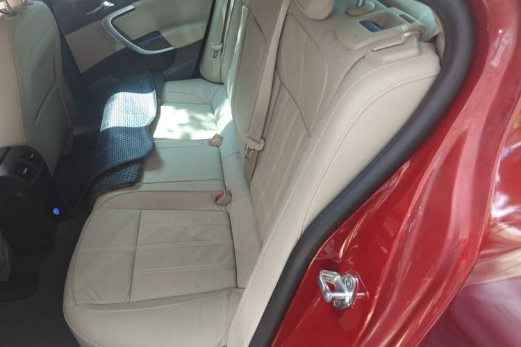 Used Buick Regal 2014 2.0L Elite Fashion Edition Left Rear Seat