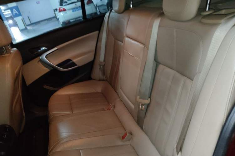 Used Buick Regal 2014 2.0L Elite Fashion Edition Left Rear Seat