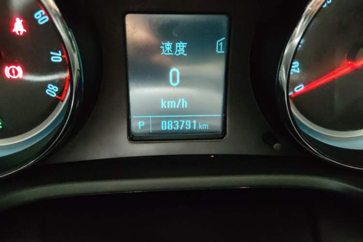 Used Buick Regal 2014 1.6T Fashionable Tech Edition Odometer Close Up