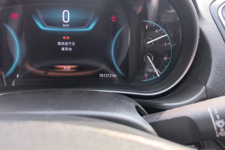 Used Buick Regal 2014 2.4L SIDI Luxury Fashion Edition Odometer Close Up