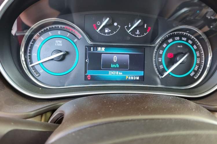 Used Buick Regal 2014 2.0L Elite Fashion Edition Odometer Close Up