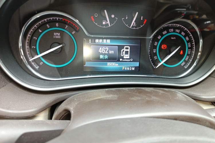 Used Buick Regal 2014 2.4L SIDI Elite Fashion Edition Odometer Close Up