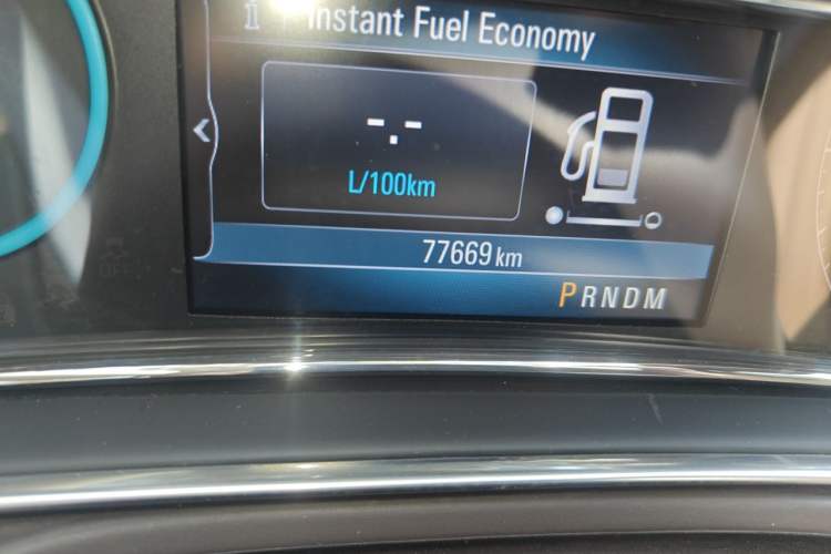 Used Buick Regal 2014 2.0L Elite Fashion Edition Odometer Close Up
