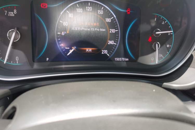 Used Buick Regal 2014 2.4L SIDI Luxury Fashion Edition Odometer Close Up