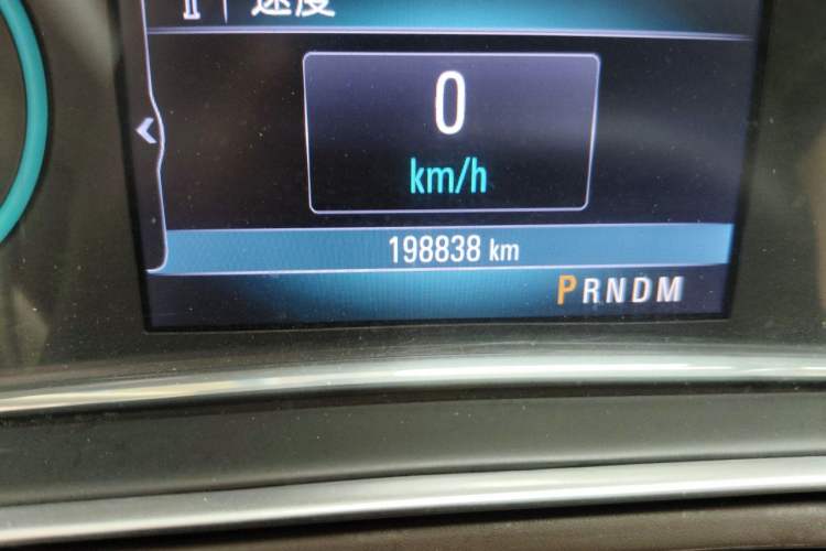 Used Buick Regal 2014 2.0L Elite Fashion Edition Odometer Close Up