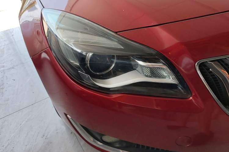 Used Buick Regal 2014 2.0L Elite Fashion Edition Right Front Headlight