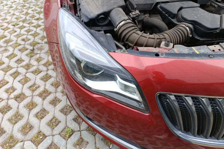 Used Buick Regal 2014 2.4L SIDI Elite Fashion Edition Right Front Headlight