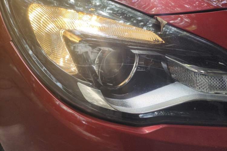 Used Buick Regal 2014 2.0L Elite Fashion Edition Right Front Headlight