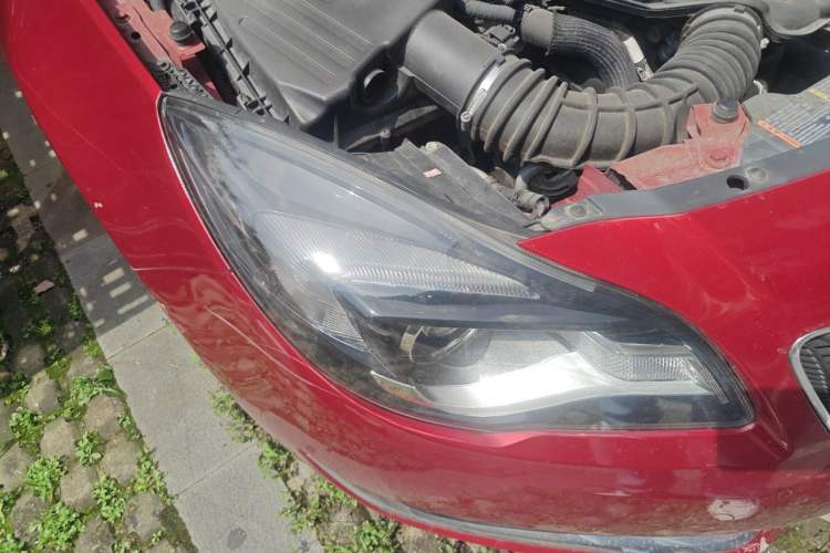 Used Buick Regal 2014 2.0L Elite Fashion Edition Right Front Headlight