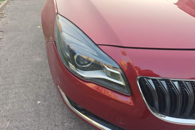 Used Buick Regal 2014 2.0L Elite Fashion Edition Right Front Headlight