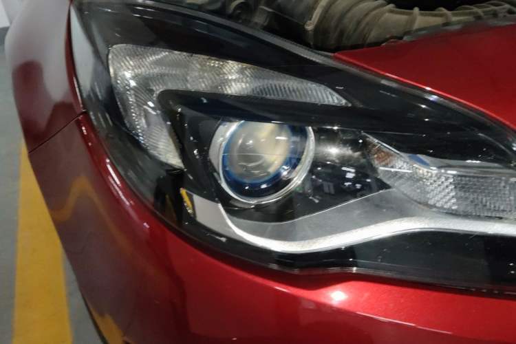 Used Buick Regal 2014 2.0L Elite Fashion Edition Right Front Headlight