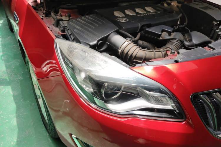 Used Buick Regal 2014 2.0L Elite Fashion Edition Right Front Headlight