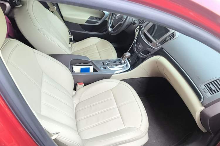Used Buick Regal 2014 2.0L Elite Fashion Edition Right Front Seat