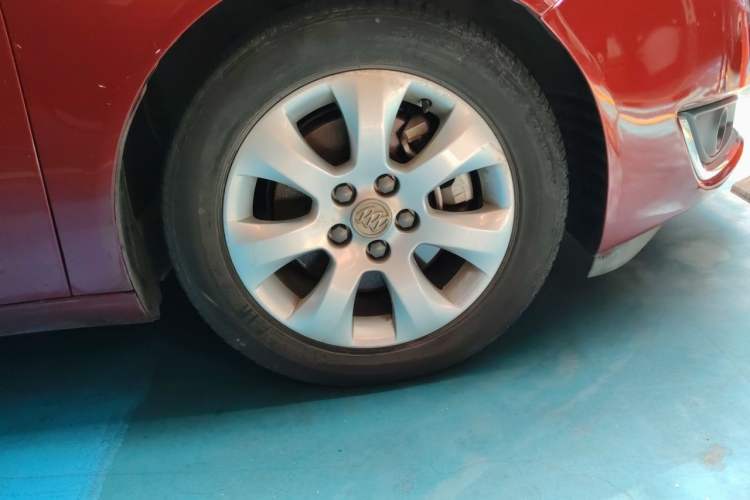 Used Buick Regal 2014 1.6T Fashionable Tech Edition Right Front Wheel Hub