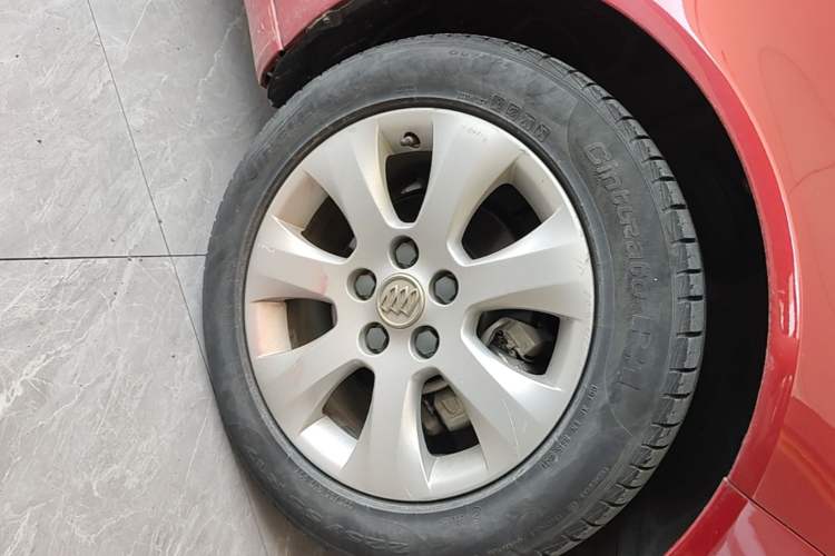 Used Buick Regal 2014 2.0L Elite Fashion Edition Right Front Wheel Hub