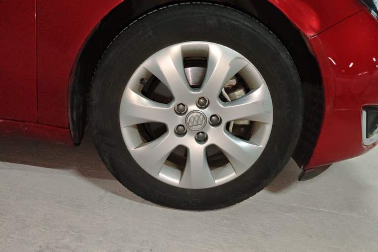Used Buick Regal 2014 1.6T Fashionable Tech Edition Right Front Wheel Hub