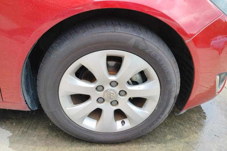Used Buick Regal 2014 2.0L Leading Fashion Edition Right Front Wheel Hub